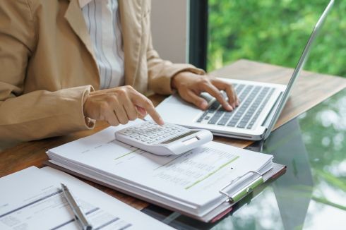 合庫提供全方位債務整合，一次清償銀行信用卡循環、信用貸款與民間當鋪私借